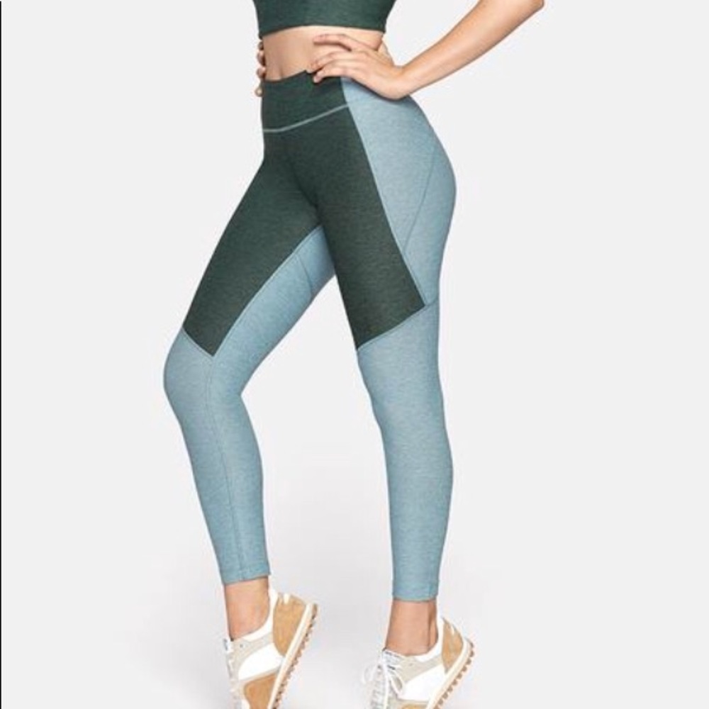 Outdoor Voices 3/4 Two-Tone Leggings
